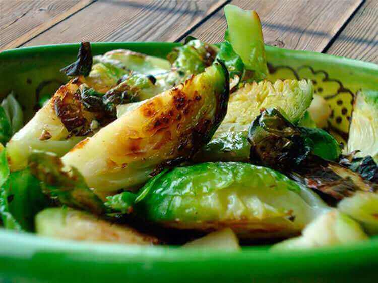 Брюссельская капуста запеченная с чесноком