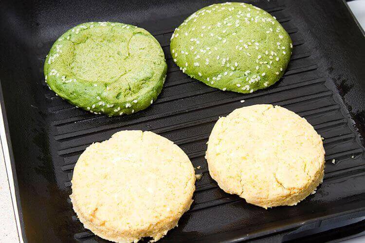 Приготовление вегетарианского бургера картинка