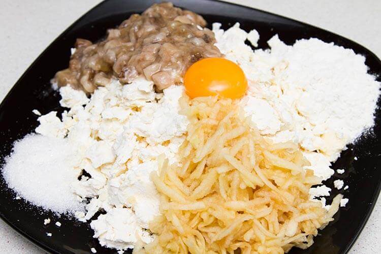 ингредиенты для сырников с бананами и яблоками фото