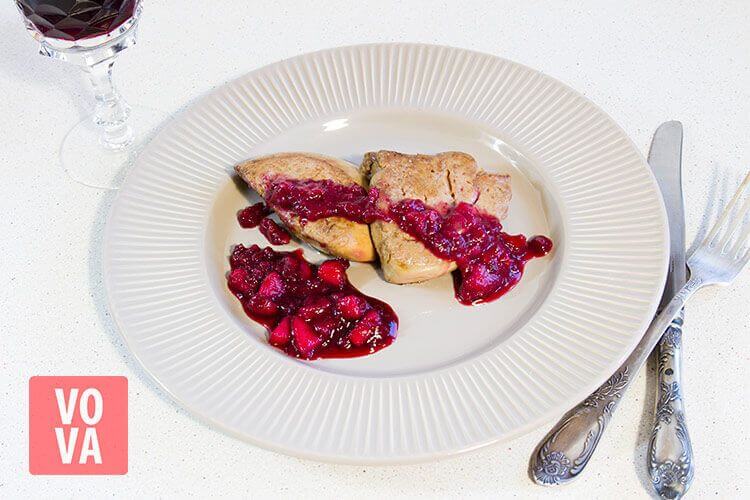 фуа-гра-с-бруснично-грушевым-соусом-фото