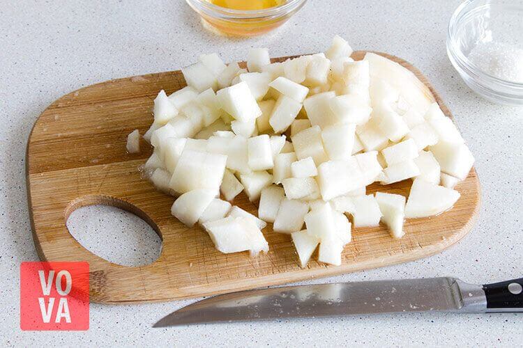 груша нарезанная кубиками фото