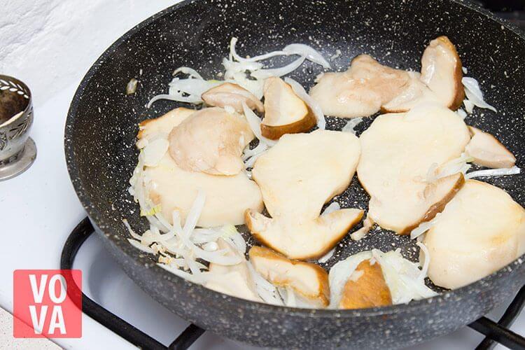 Обжарка грибов для соуса к филе миньон