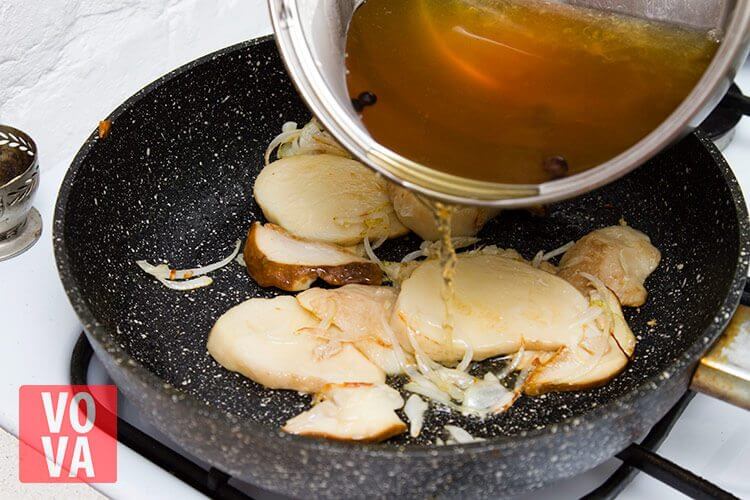 Тушение грибов в бульоне